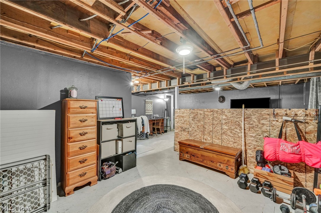 653 Lucille Drive Elyria OH 44035