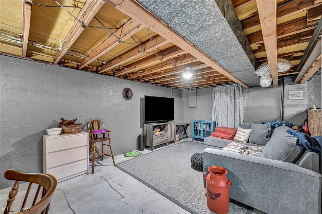 653 Lucille Drive Elyria OH 44035
