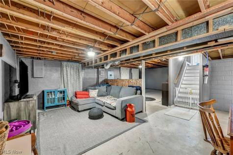 653 Lucille Drive Elyria OH 44035