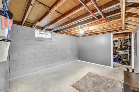 653 Lucille Drive Elyria OH 44035