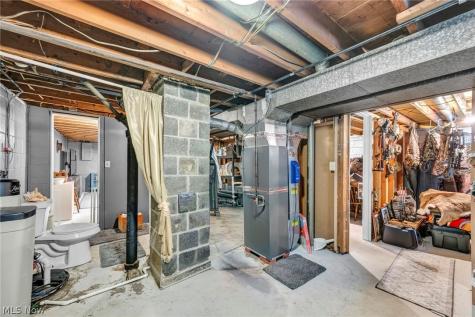 653 Lucille Drive Elyria OH 44035
