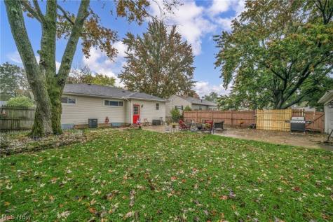 653 Lucille Drive Elyria OH 44035