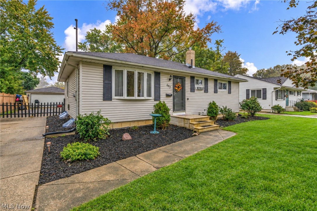 653 Lucille Drive Elyria OH 44035