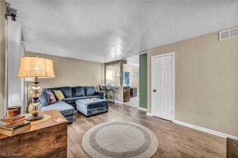 653 Lucille Drive Elyria OH 44035