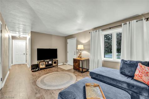 653 Lucille Drive Elyria OH 44035