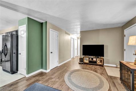 653 Lucille Drive Elyria OH 44035