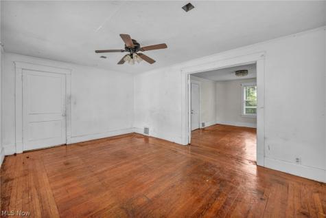 132 Irondale Street Elyria OH 44035