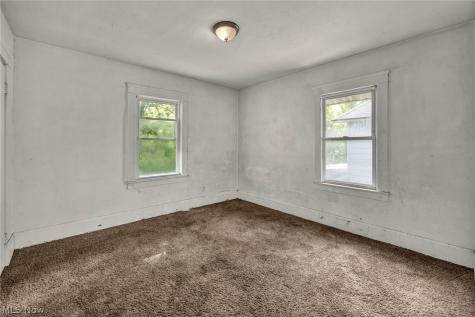 132 Irondale Street Elyria OH 44035