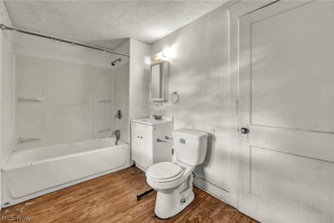 132 Irondale Street Elyria OH 44035