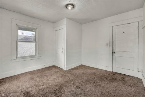 132 Irondale Street Elyria OH 44035