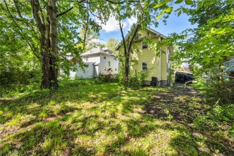 132 Irondale Street Elyria OH 44035
