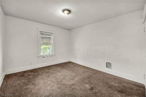 132 Irondale Street Elyria OH 44035