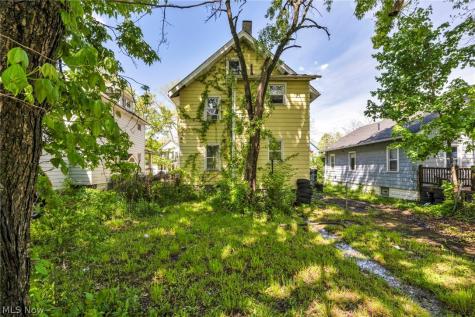 132 Irondale Street Elyria OH 44035