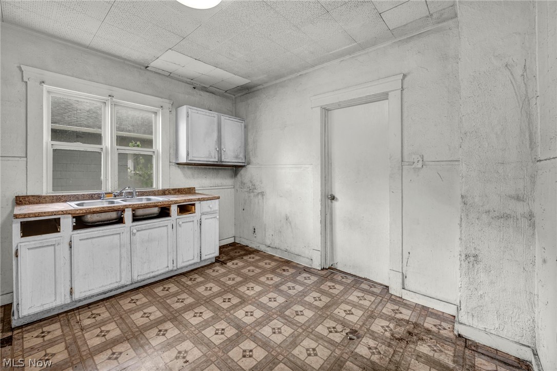 132 Irondale Street Elyria OH 44035