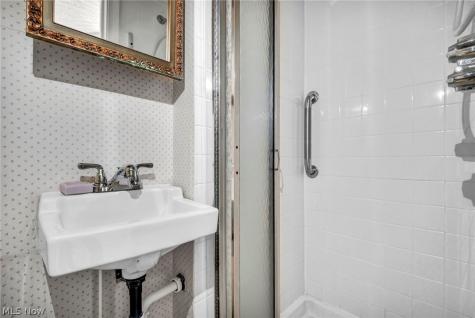 4260 Buckeye Avenue Willoughby OH 44094