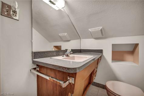 4260 Buckeye Avenue Willoughby OH 44094