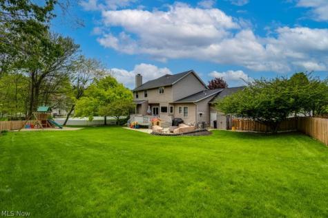 326 Saint Lawrence Circle Northfield OH 44067