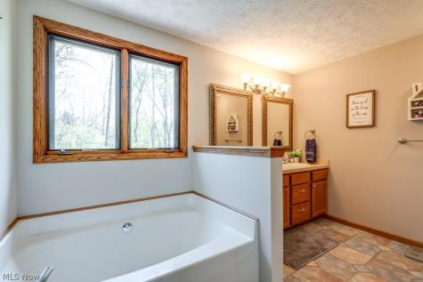 326 Saint Lawrence Circle Northfield OH 44067