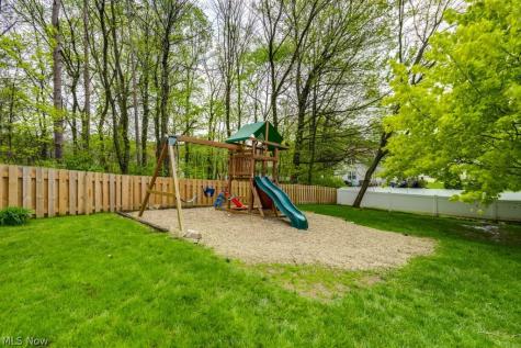 326 Saint Lawrence Circle Northfield OH 44067