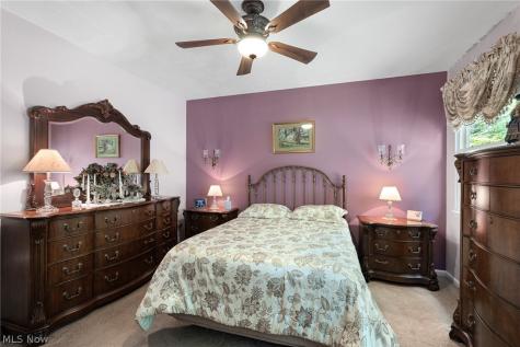 18340 Crystal Lakes Drive North Royalton OH 44133