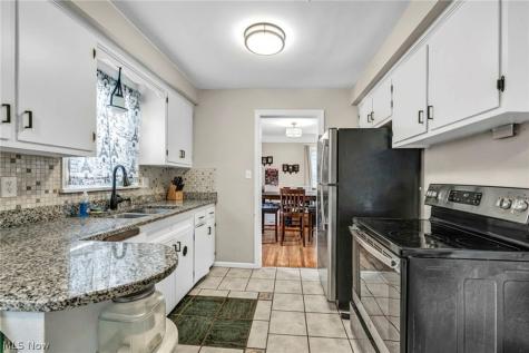 16908 Throckley Avenue Cleveland OH 44128