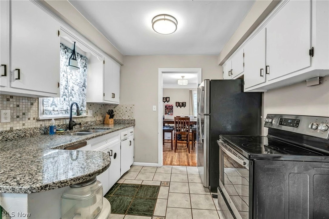 16908 Throckley Avenue Cleveland OH 44128