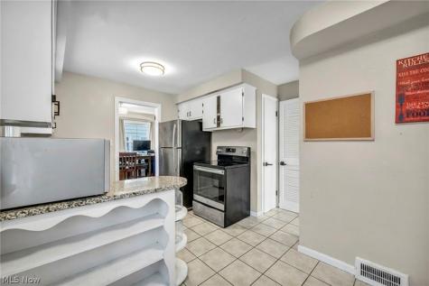 16908 Throckley Avenue Cleveland OH 44128