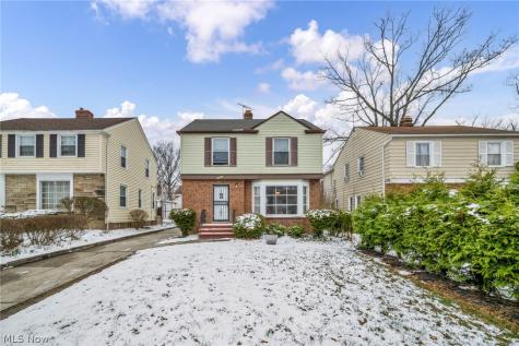 16908 Throckley Avenue Cleveland OH 44128