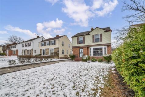 16908 Throckley Avenue Cleveland OH 44128
