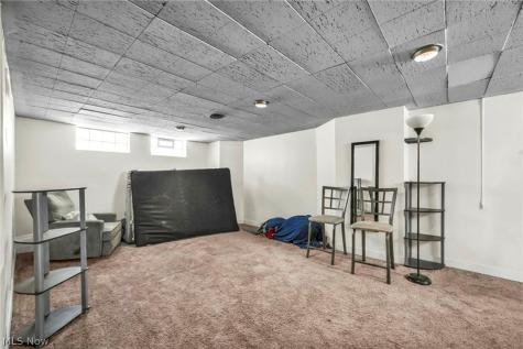 16908 Throckley Avenue Cleveland OH 44128