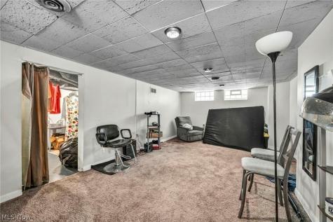 16908 Throckley Avenue Cleveland OH 44128