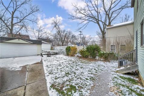 16908 Throckley Avenue Cleveland OH 44128