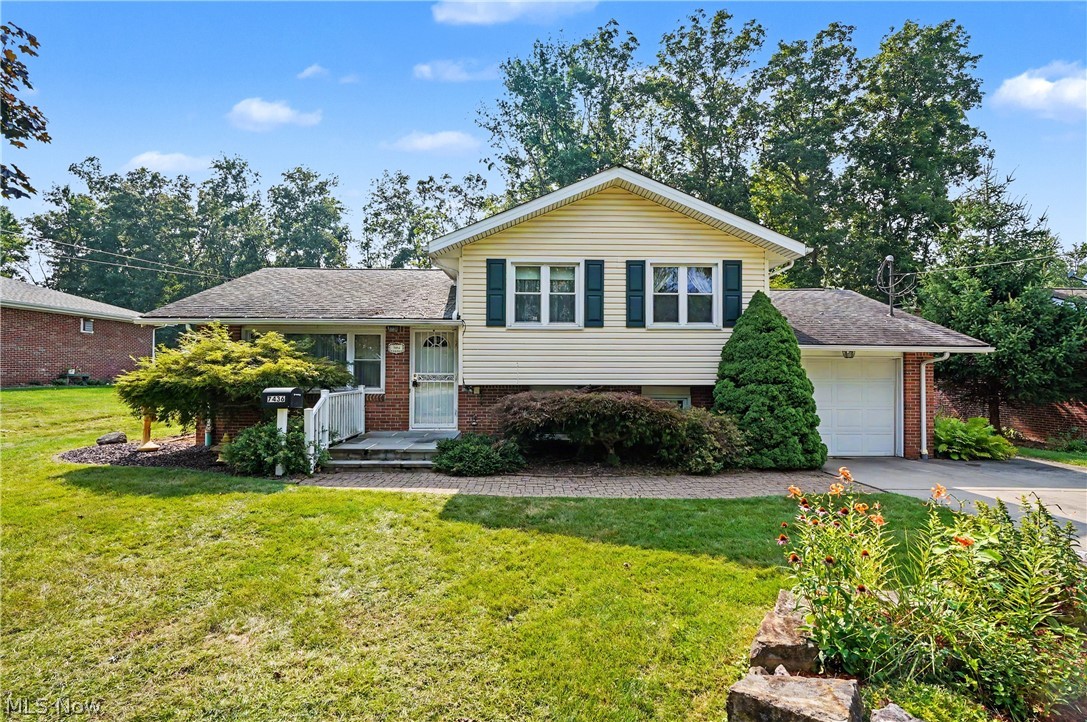 7436 Sugartree Drive Youngstown OH 44512