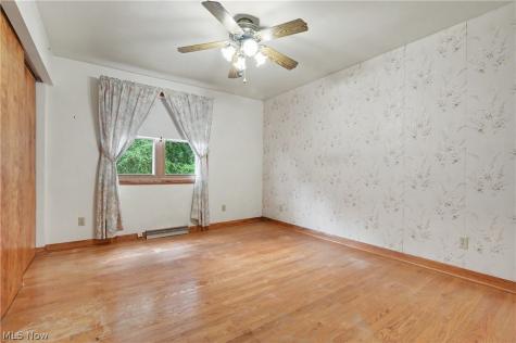 7436 Sugartree Drive Youngstown OH 44512