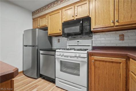 7436 Sugartree Drive Youngstown OH 44512