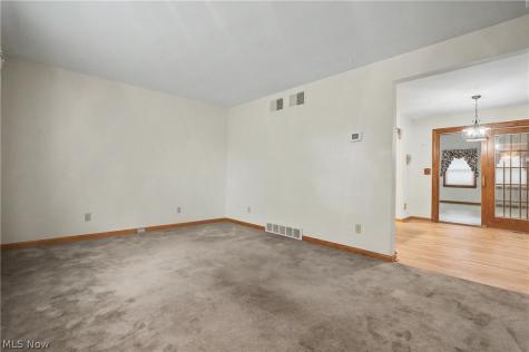7436 Sugartree Drive Youngstown OH 44512