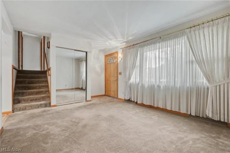 7436 Sugartree Drive Youngstown OH 44512