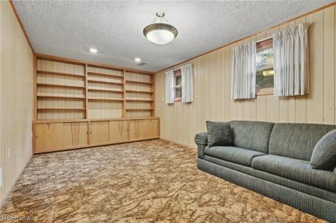 7436 Sugartree Drive Youngstown OH 44512