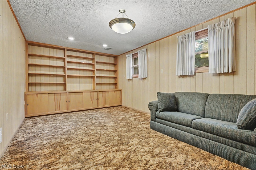 7436 Sugartree Drive Youngstown OH 44512