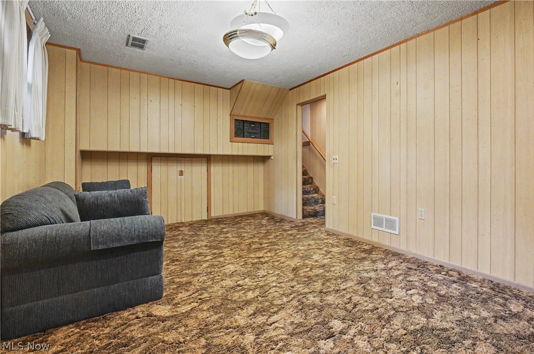 7436 Sugartree Drive Youngstown OH 44512