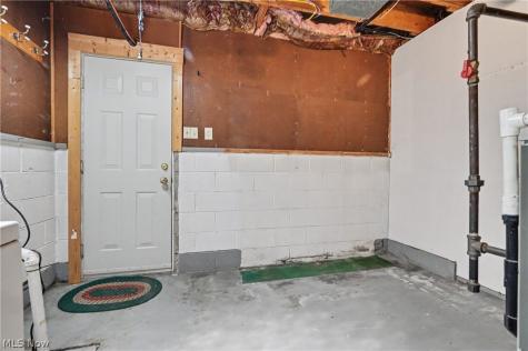 7436 Sugartree Drive Youngstown OH 44512