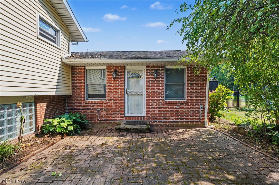7436 Sugartree Drive Youngstown OH 44512