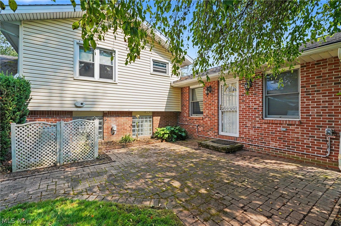 7436 Sugartree Drive Youngstown OH 44512