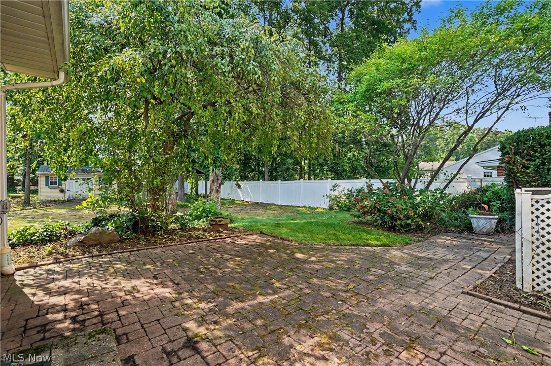 7436 Sugartree Drive Youngstown OH 44512