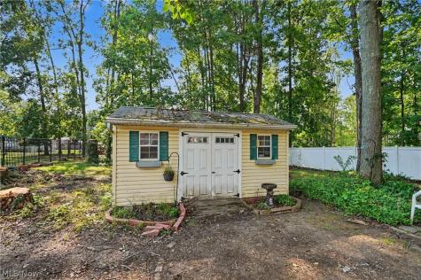 7436 Sugartree Drive Youngstown OH 44512