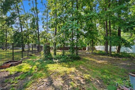 7436 Sugartree Drive Youngstown OH 44512