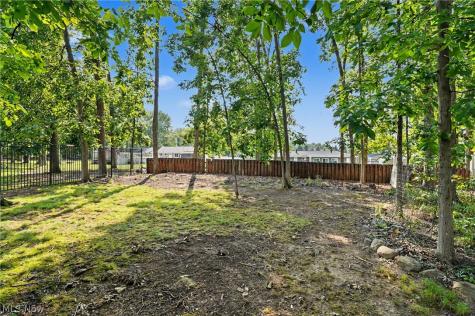 7436 Sugartree Drive Youngstown OH 44512