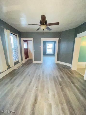 3217 Searsdale Avenue Cleveland OH 44109