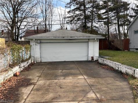 3895 E 151st Street Cleveland OH 44128