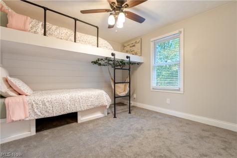 631 Summerdale Avenue NW Massillon OH 44646